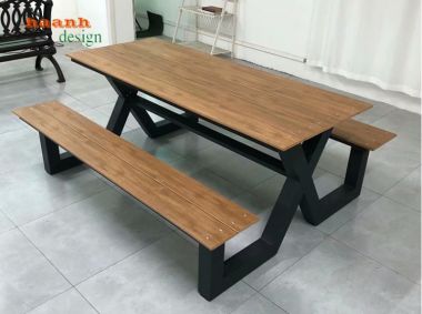 Bàn ghế sân vườn chân sắt mặt gỗ teak NTG001